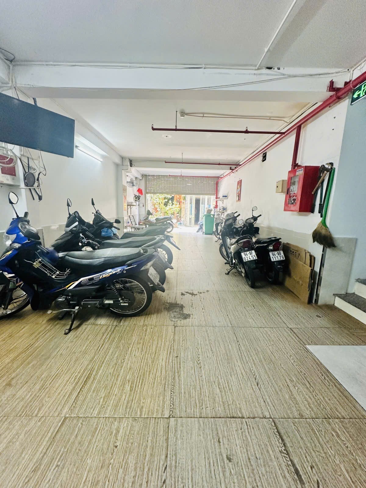 TRUNG TÂM Q.10 - NHÀ 7 TẦNG 26 PHÒNG CHO THUÊ FULL 90TR/THÁNG - GIÁ 22.5T 4
