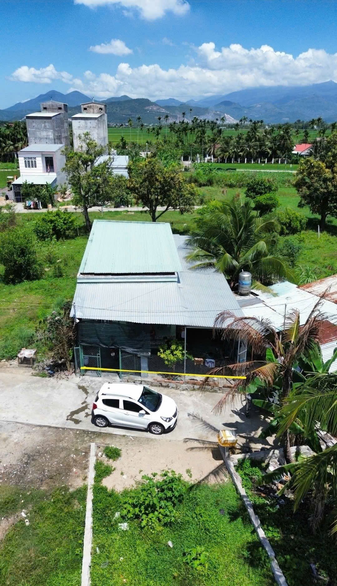 Bán nhà Suối Hiệp giá rẻ thôn Phú Hậu - full thổ cư 9