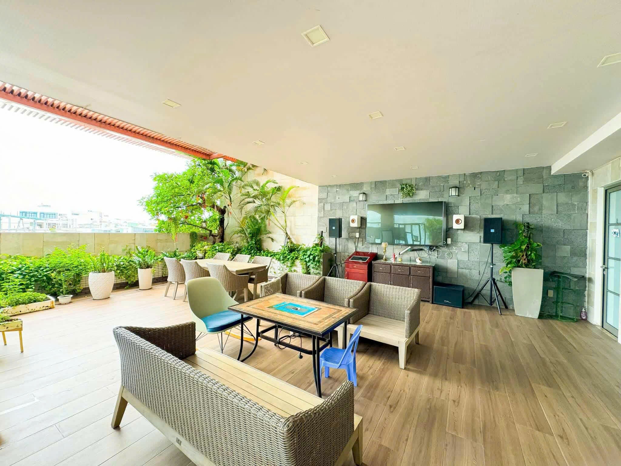BIỆT THỰ 7 TẦNG 200M2 NGANG 12.5 – HẦM, HỒ BƠI – NGAY NHÀ GA T3 – CHỈ 69 TỶ TL 15