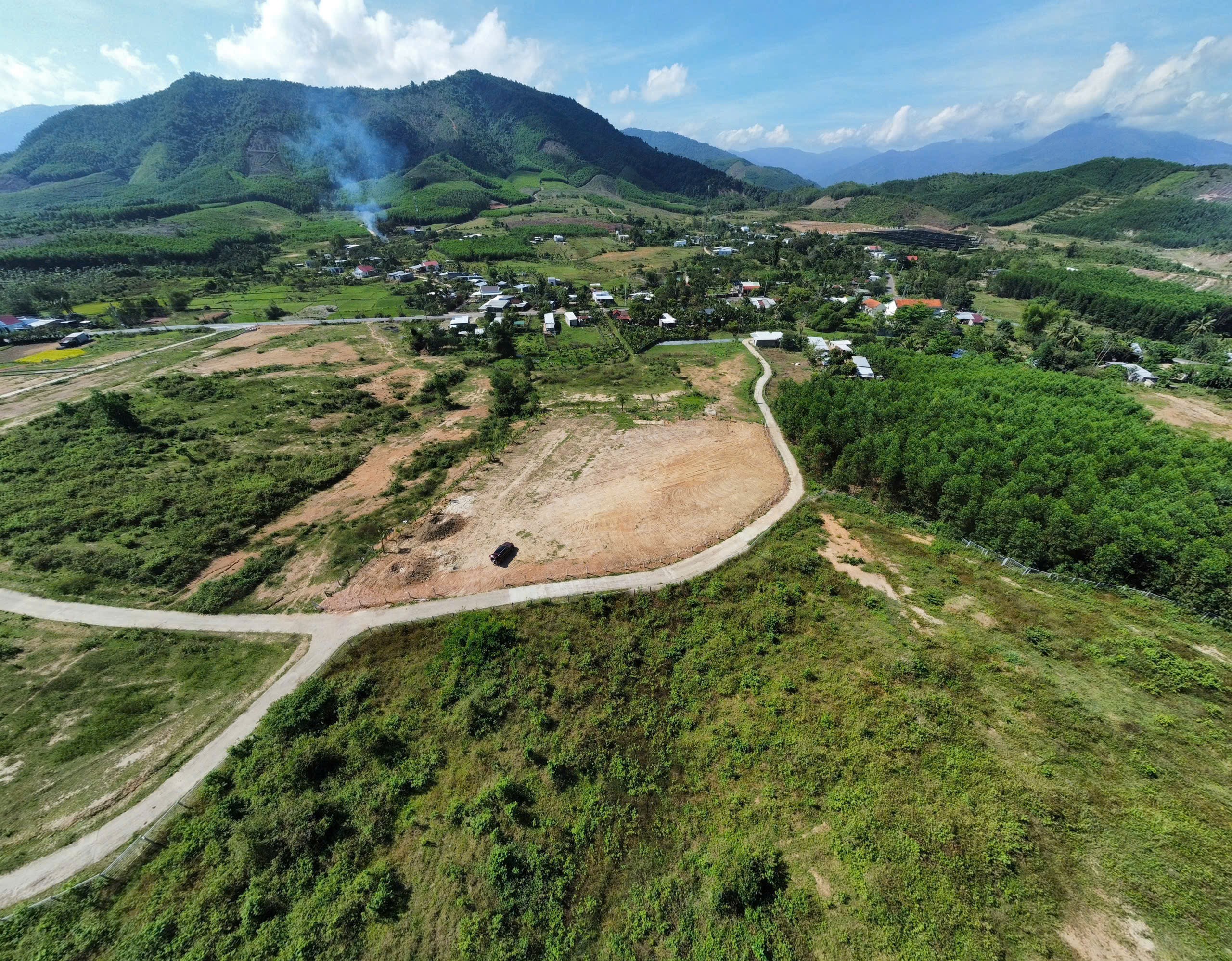 Bán đất Khánh Phú thôn Nước Nhĩ sẵn thổ cư đường thông gần Hương Lộ 62 - phù hợp đầu tư phân lô 2