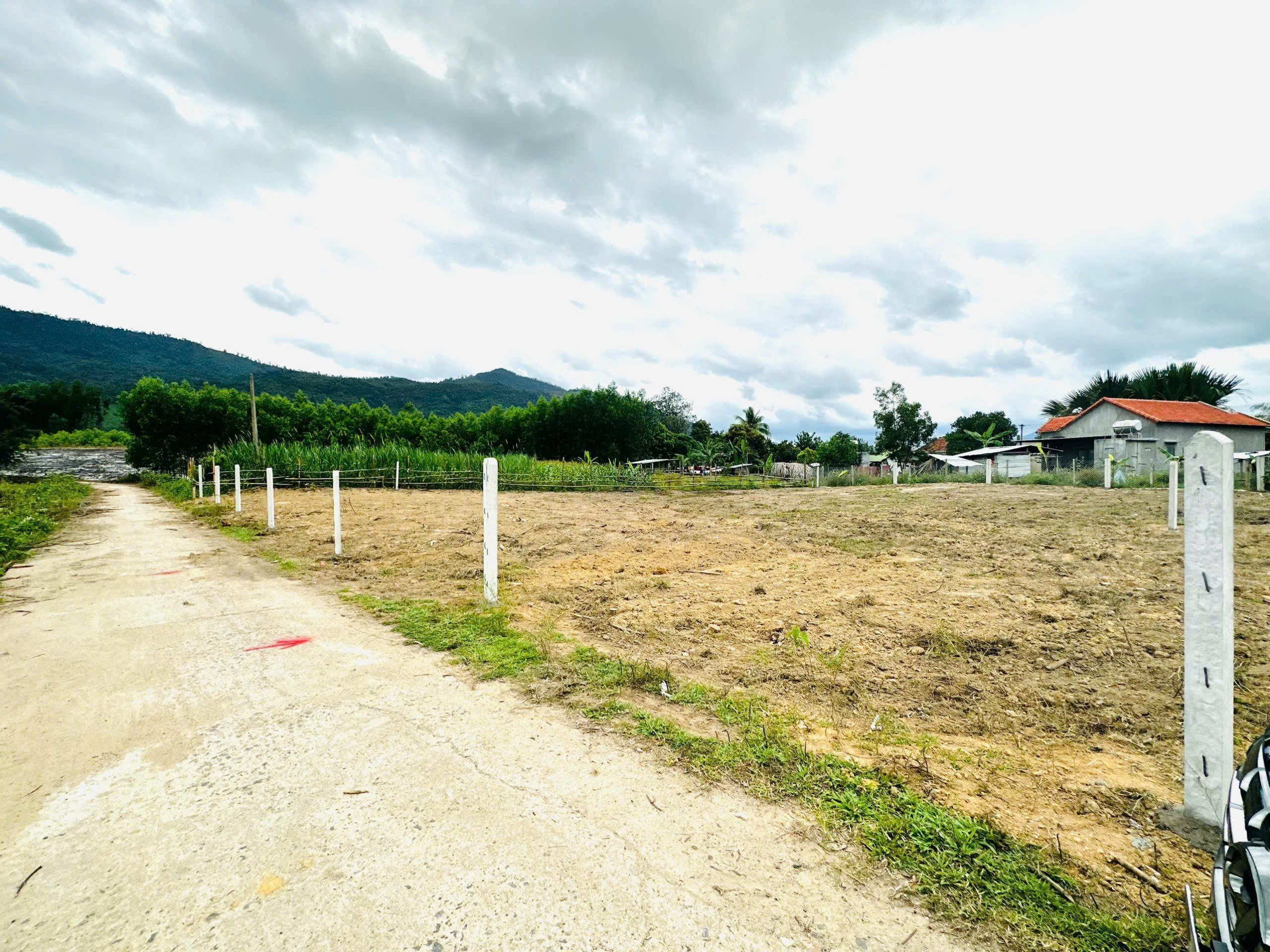 Bán đất thổ cư Khánh Hiệp - Khánh Vĩnh giá rẻ đường bê tông oto tới nơi