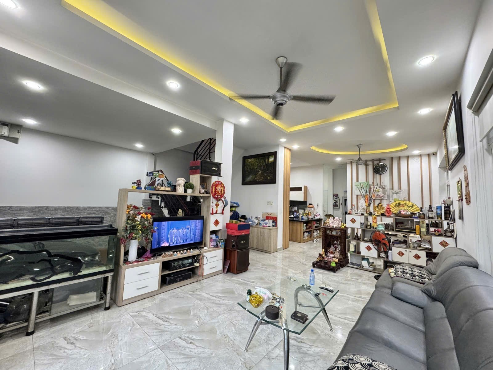 NHÀ RỘNG 135m2 SÁT PHẠM VĂN ĐỒNG - NGANG KHỦNG 9m x DÀI 15m - GIÁ CHỈ 12.2T 18