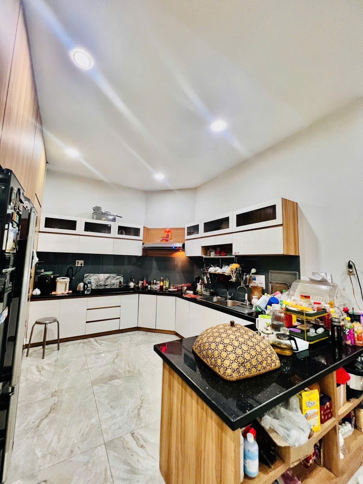 NHÀ RỘNG 135m2 SÁT PHẠM VĂN ĐỒNG - NGANG KHỦNG 9m x DÀI 15m - GIÁ CHỈ 12.2T 3