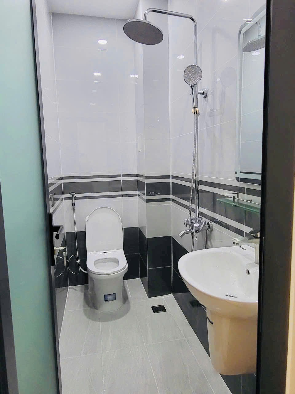 NHÀ 5 TẦNG 9 PHÒNG NGỦ HXH LÊ QUANG ĐỊNH CHO THUÊ 264TR/NĂM - GIÁ 8.3 TỶ 5