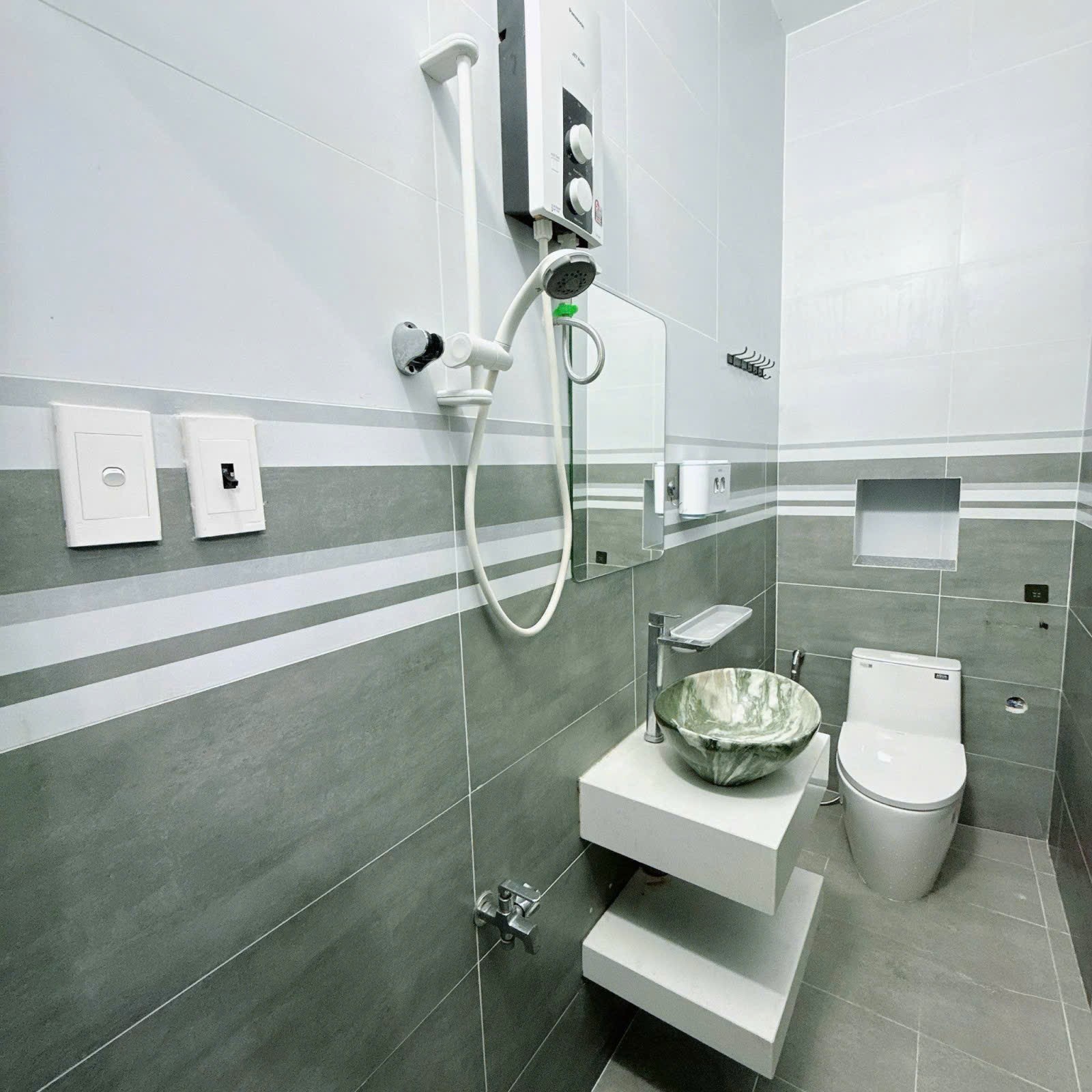 NHÀ NGUYỄN KIỆM PHÚ NHUẬN - HẺM XE TẢI - 45m2 (4×12) 4 TẦNG VUÔNG A4 - GIÁ 11 TỶ 14