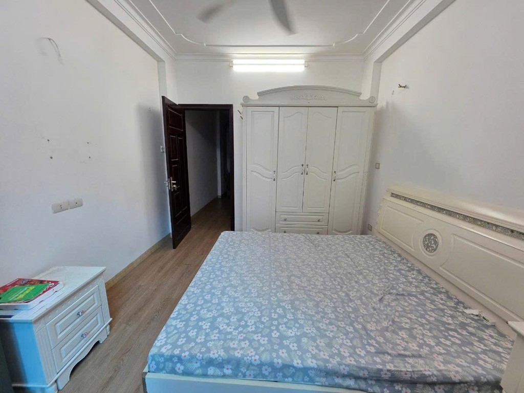 Bán nhà 5 tầng 47m2 phố Tú Mỡ, Trung Kính, Ngõ nông, Gần phố, An sinh tốt, Nhà đẹp, Ở hoặc cho thuê 3