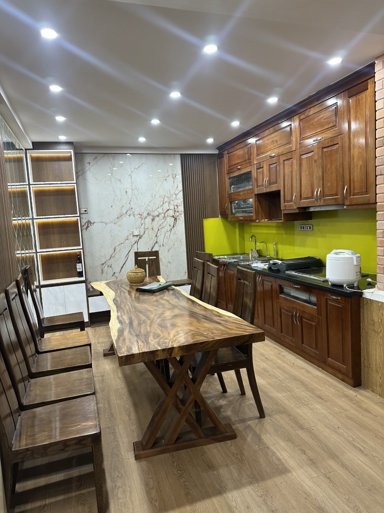 Bán nhà 5 tầng 47m2 phố Tú Mỡ, Trung Kính, Ngõ nông, Gần phố, An sinh tốt, Nhà đẹp, Ở hoặc cho thuê 4