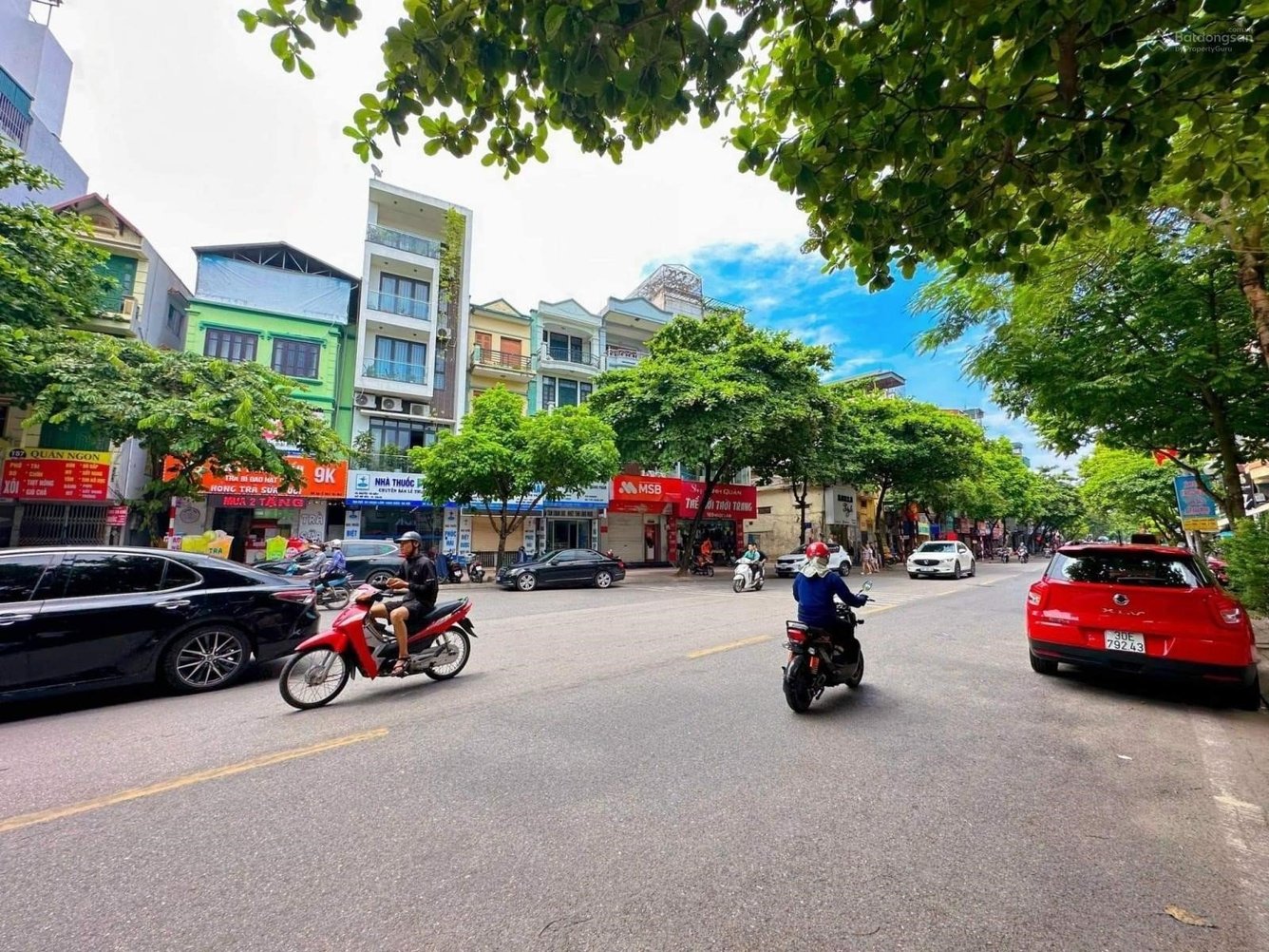 Bán nhà đẹp 5 tầng chỉ nhỉnh 7 tỷ phố Phú Diễn, Gần oto, Sát phố, 2 thoáng, Full nội thất, Ở ngay