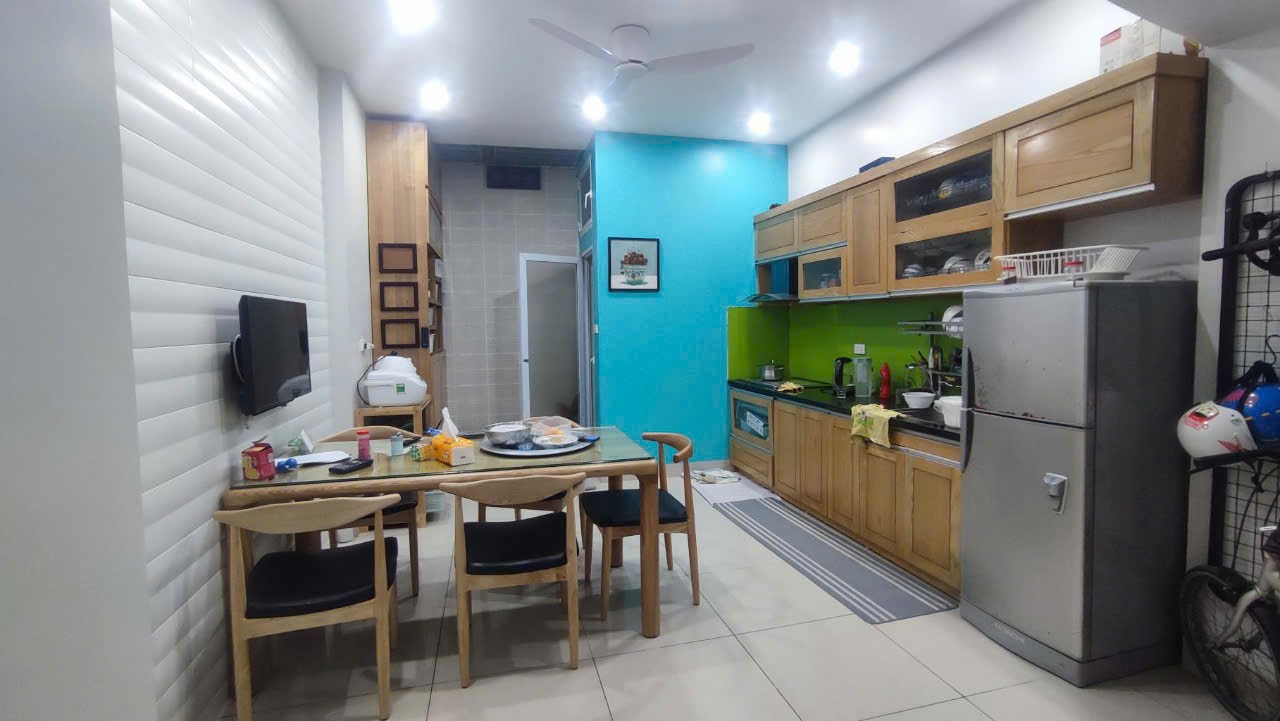 Tôi bán nhà ngõ 902 Kim Giang ô tô đỗ gần nhà, cạnh KĐT Linh Đàm 28m2 chỉ hơn 3 tỷ. 0989626116 2