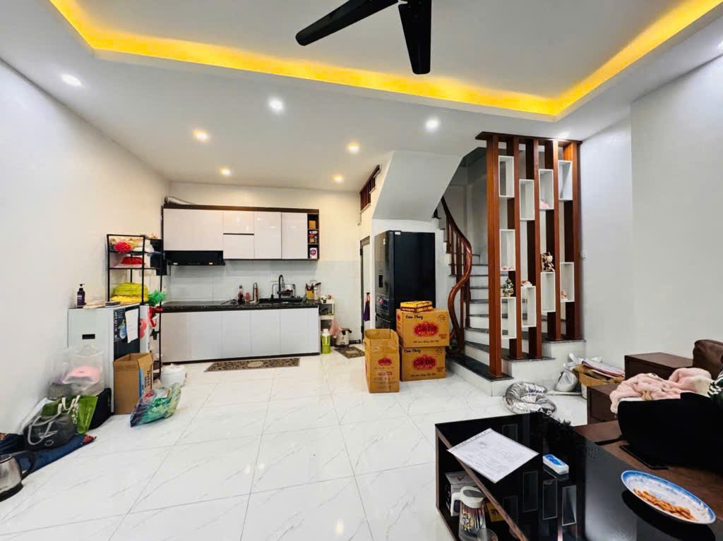 Tôi bán nhà ngõ 788 Kim Giang ô tô tránh cạnh KĐT Linh Đàm 34m2 chỉ 5.x tỷ. LH 0989626116 2