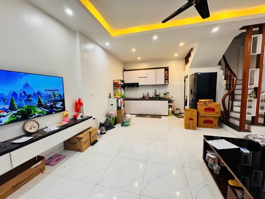 Tôi bán nhà ngõ 788 Kim Giang ô tô tránh cạnh KĐT Linh Đàm 34m2 chỉ 5.x tỷ. LH 0989626116