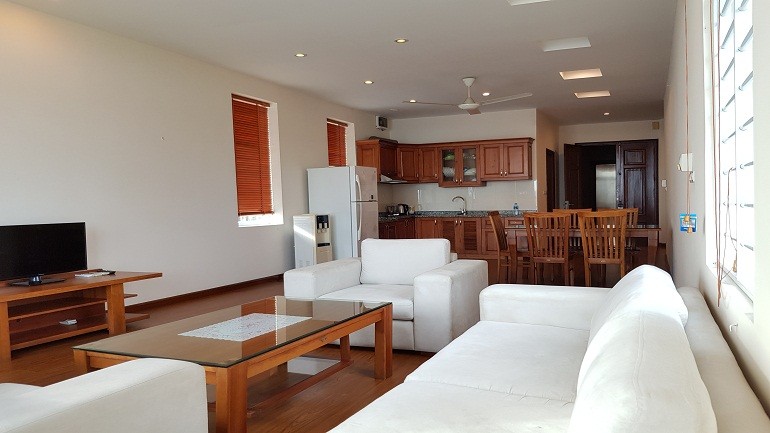 Cho thuê căn hộ dịch vụ tại Yên Hoa, Tây Hồ, 100m2, 2PN, view hồ, ban công, đầy đủ nội thất 3