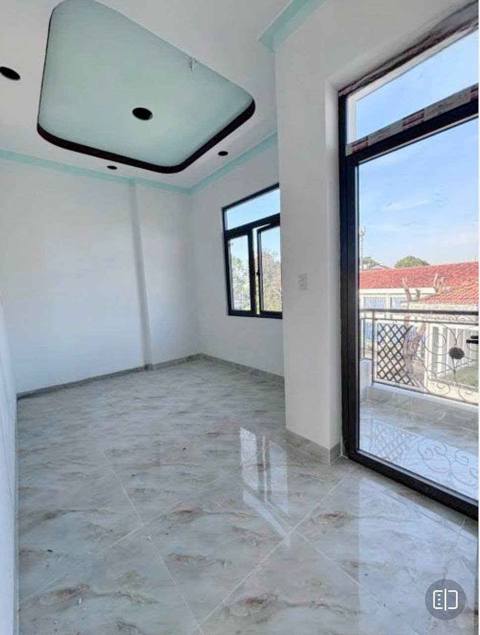 BÁN NHÀ MỚI XÂY 3 TẦNG HẺM Ô TÔ ĐƯỜNG 23/10, XÃ VĨNH HIỆP, TP. NHA TRANG Gia 3 ty 950 4