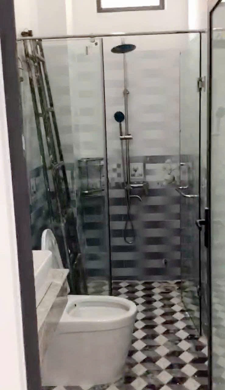 BÁN NHÀ MỚI XÂY 3 TẦNG HẺM Ô TÔ ĐƯỜNG 23/10, XÃ VĨNH HIỆP, TP. NHA TRANG Gia 3 ty 950 5