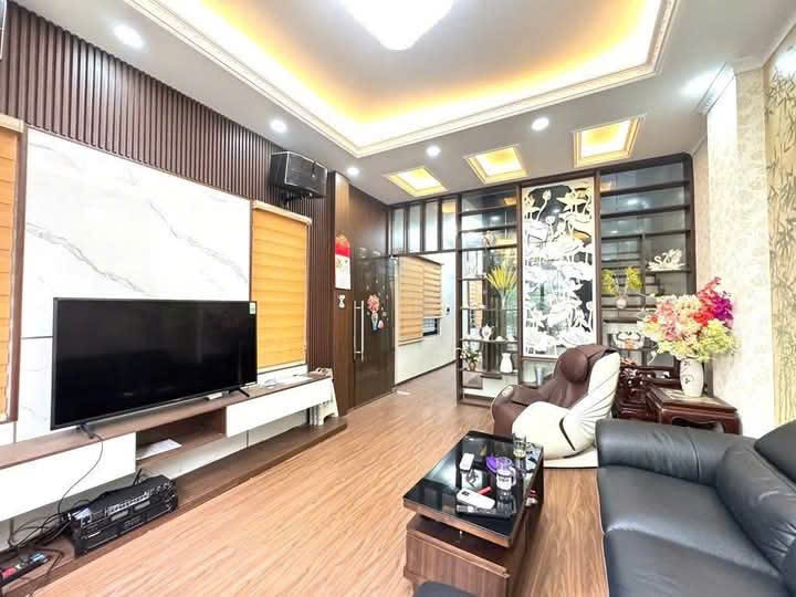 Tôi bán nhà mặt phố Lê Trọng Tấn KĐT Văn Phú gần tháp đồng hồ Văn Phú 100m2 chỉ 29.x tỷ.