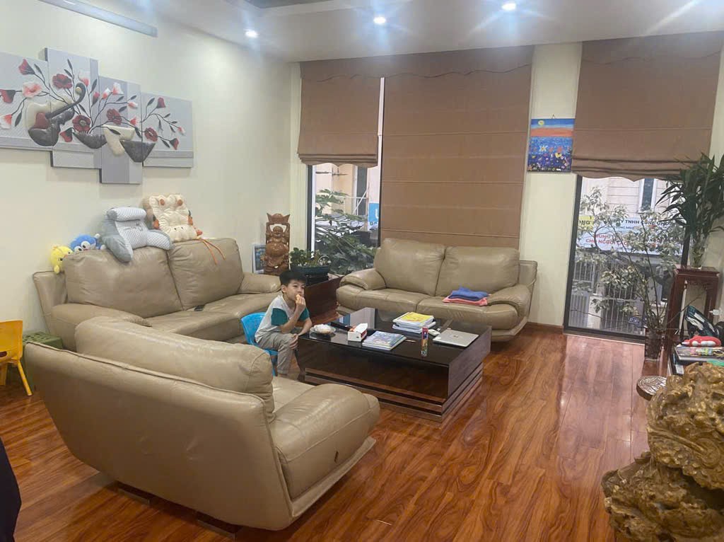 Tôi bán nhà liền kề Mậu Lương, Hàng Bè, Đìa Lão gần chung cư Mipec 60m2 chỉ 13.5 tỷ. 0989626116