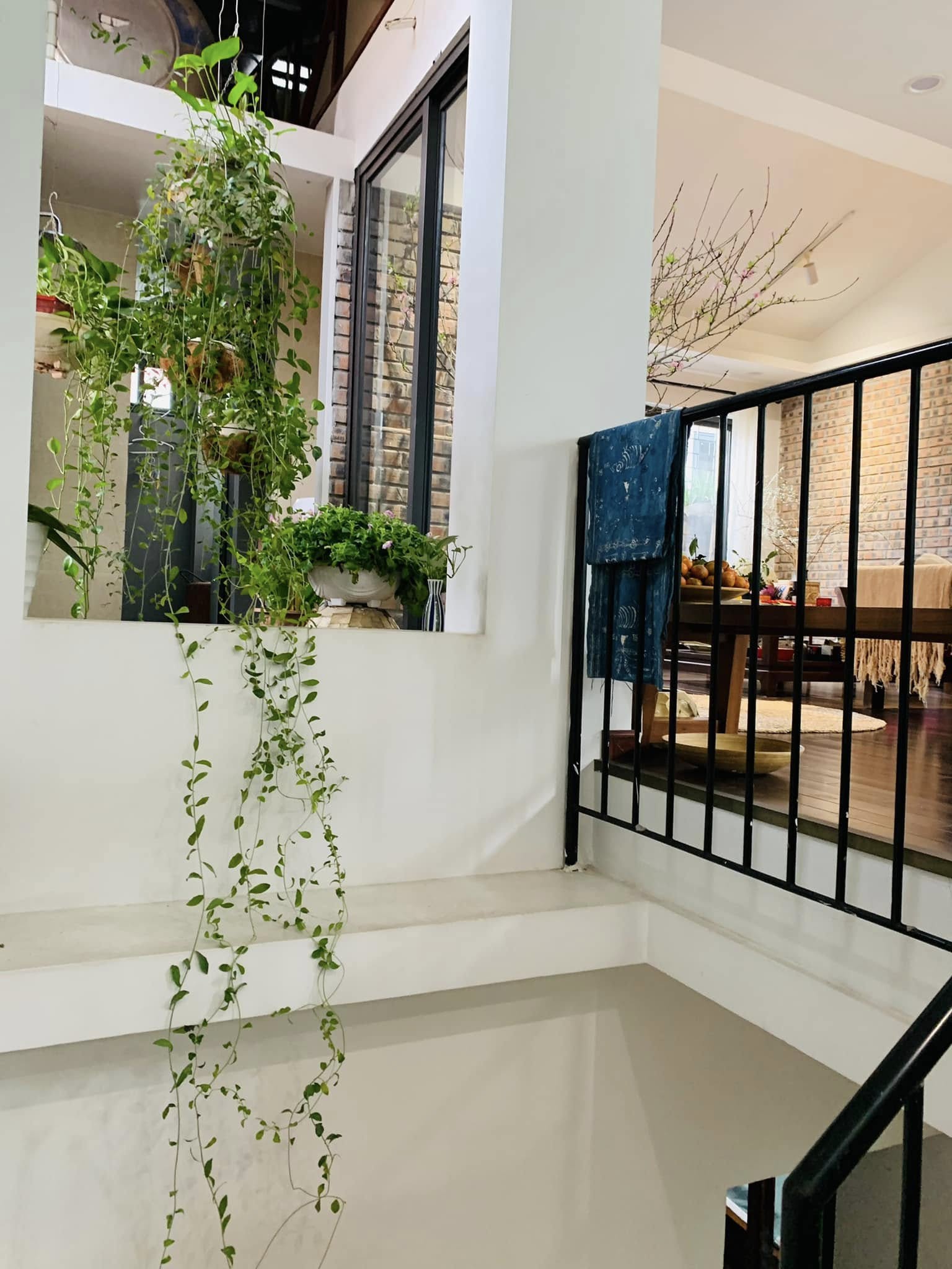BÁN NHÀ TẶNG FULL NỘI THẤT – TRUNG TÂM CẦU GIẤY – 46M – 6T – 5M – 10 TỶ 2