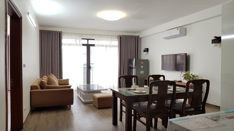 Cho thuê căn hộ dịch vụ tại làng Yên Phụ, Tây Hồ, 80m2, 2PN, đầy đủ nội thất đẹp hiện đại