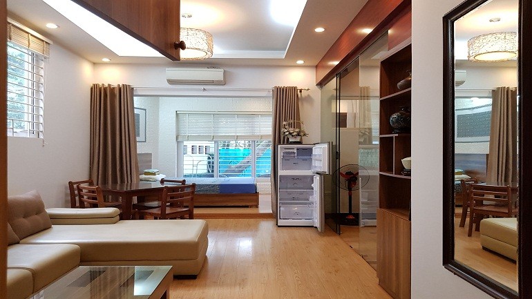 Cho thuê căn hộ dịch vụ tại Đặng Thai Mai, Tây Hồ, 45m2, 1PN, sân vườn, đầy đủ nội thất