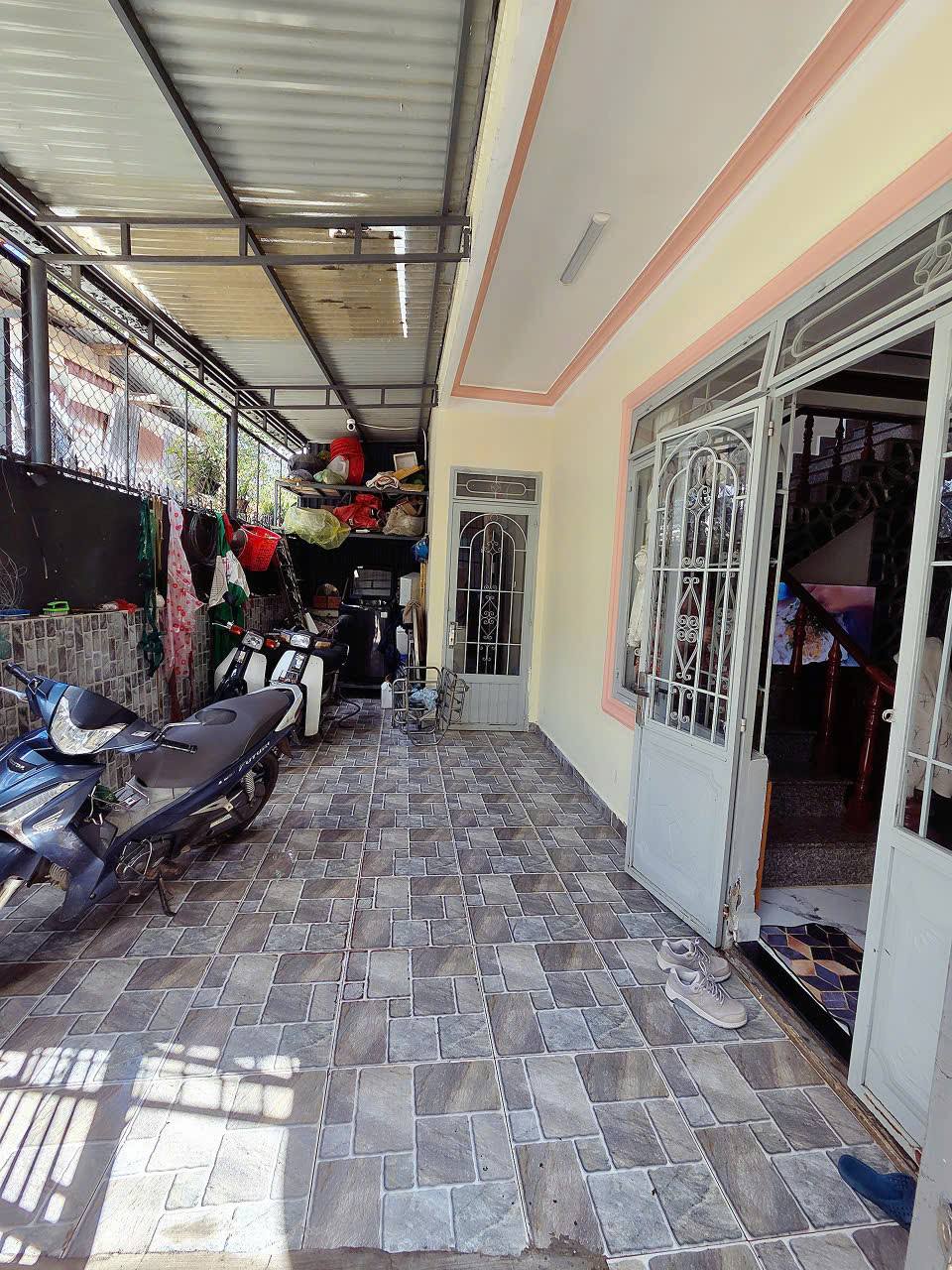 Bán Nhà 2 Mặt tiền đường Nguyễn Trung Trực, Phường 4, Đà Lạt giá chỉ 4.5 tỷ