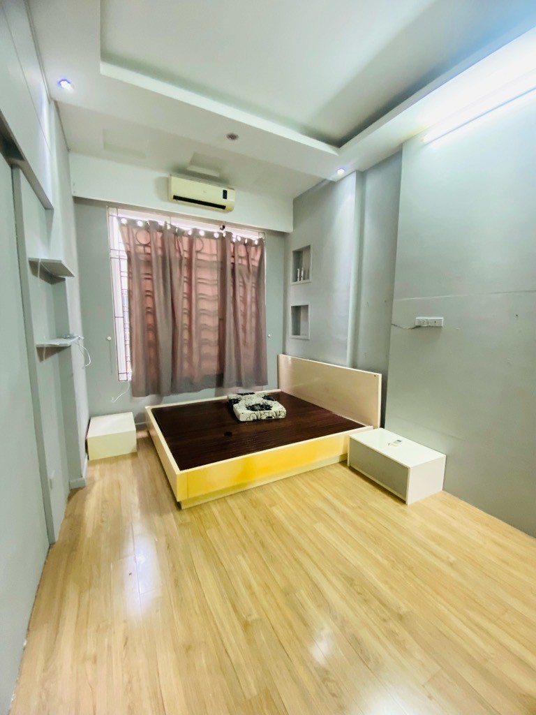 Bán nhà 5 tầng 42m2 phố Đào Tấn, Ba Đình, Oto đỗ cửa, 50m ra phố, Ngõ thông, Kinh doanh tốt 4