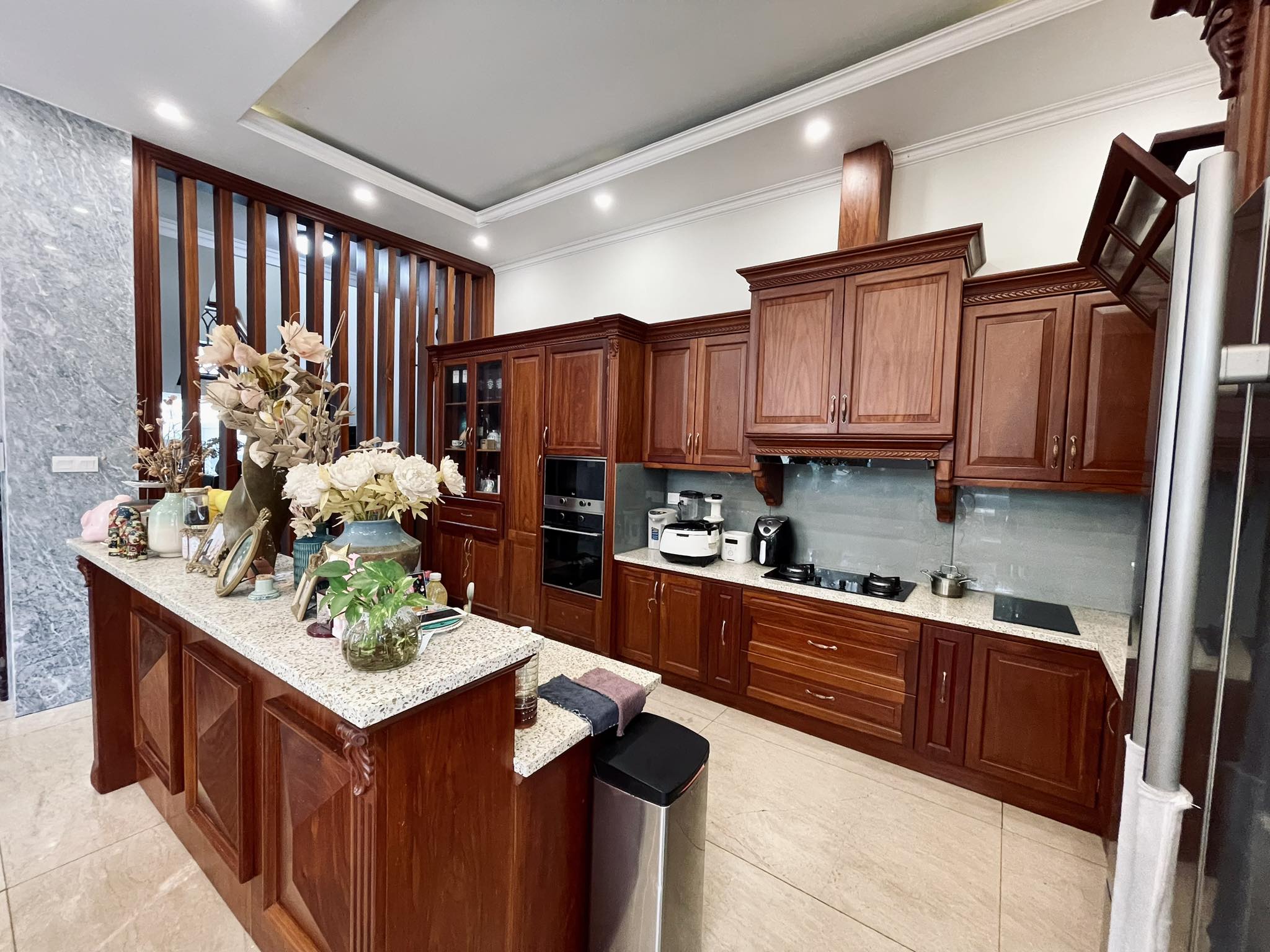 BIỆT THỰ 200M2 ĐƯỜNG 16M ĐẶNG THUỲ TRÂM - 4 TẦNG (10 × 20) - GIÁ 32T 5