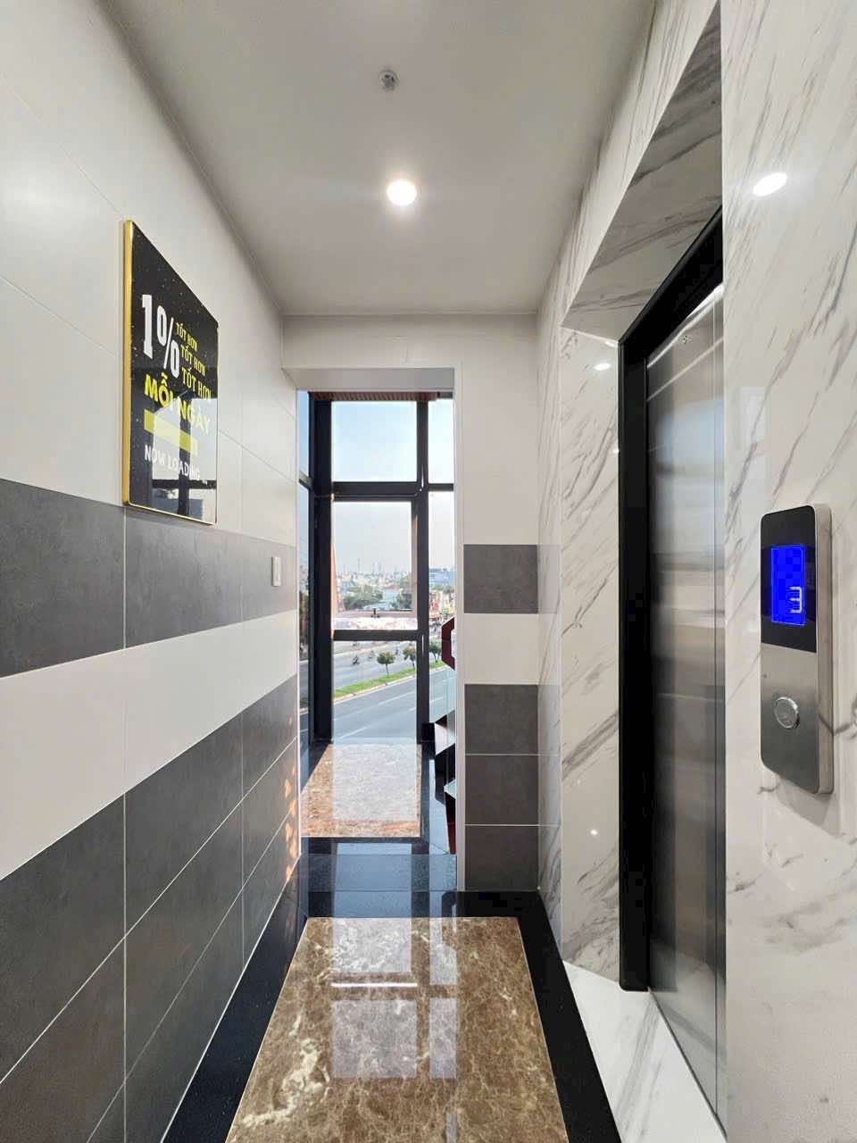 TOÀ NHÀ 5 TẦNG MT PHẠM VĂN ĐỒNG 90m2 - THU NHẬP HƠN 1 TỶ/NĂM - GIÁ 25.9T 9