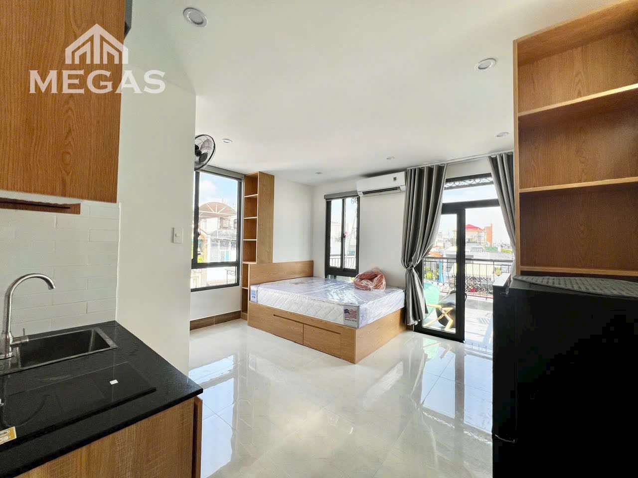 TOÀ NHÀ 5 TẦNG MT PHẠM VĂN ĐỒNG 90m2 - THU NHẬP HƠN 1 TỶ/NĂM - GIÁ 25.9T 8