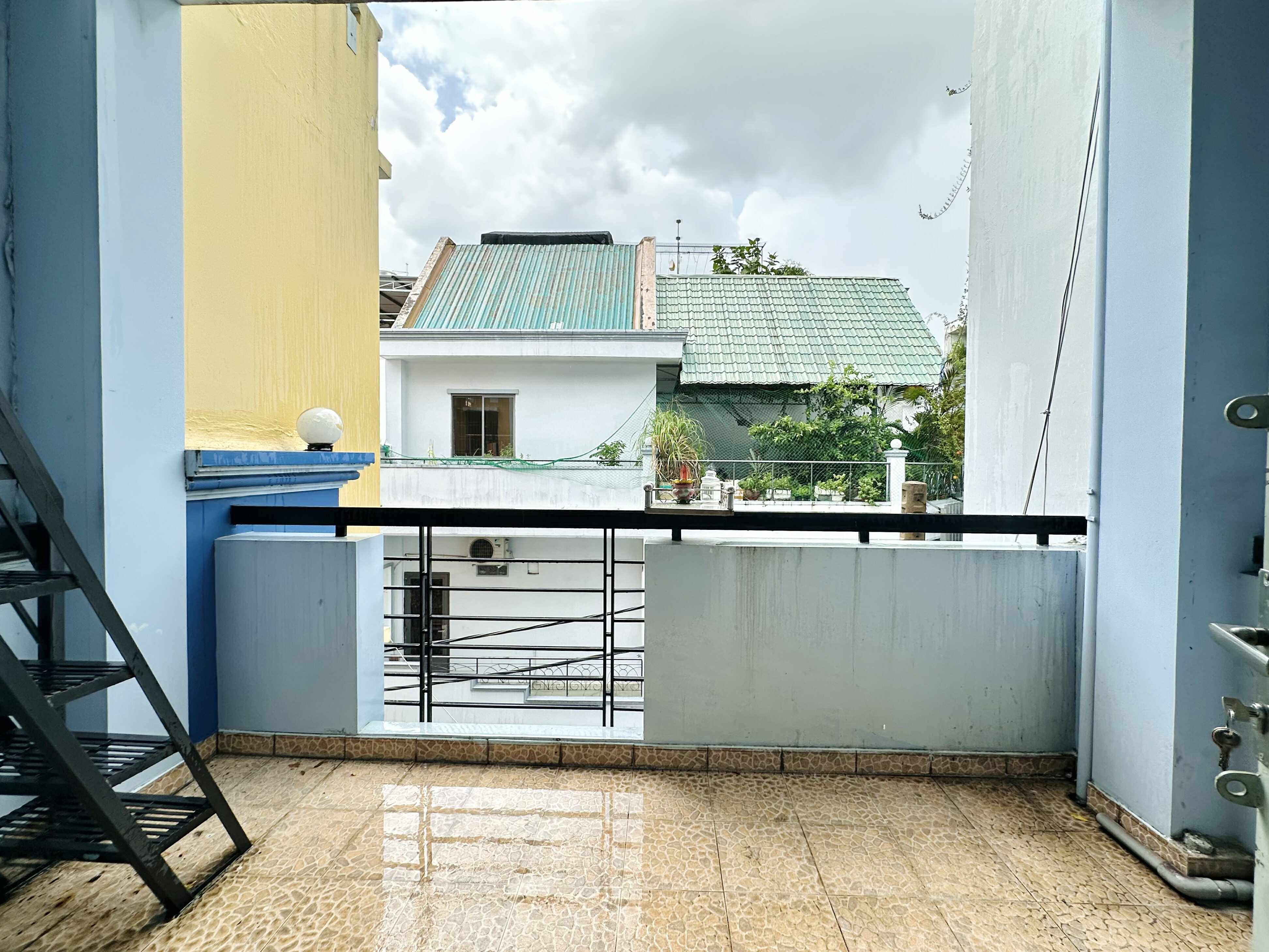 NHÀ PHAN VĂN TRỊ 4 TẦNG HẺM OTO 8m - 52m2 (4×13) SỔ VUÔNG A4 - GIÁ 9.2 TỶ 7