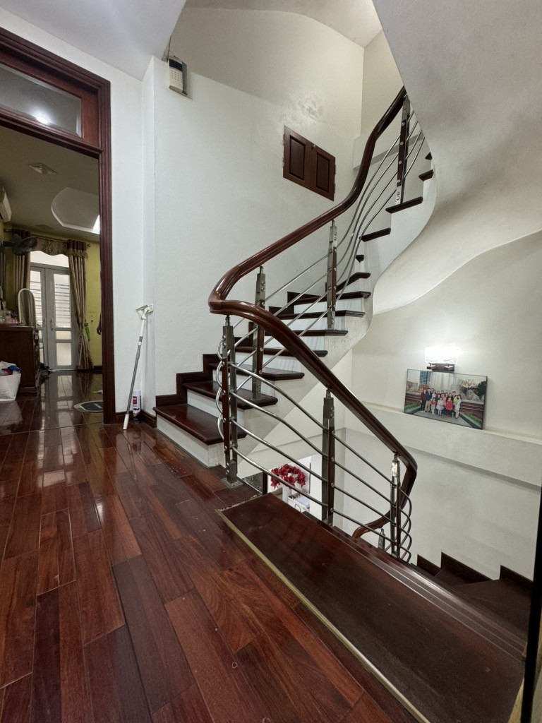 Bán nhà 5 tầng 52m2 quận Nam Từ Liêm chỉ 9.x tỷ, 30m ra oto, 50m ra phố, Thông số đẹp, Nhà đẹp 5