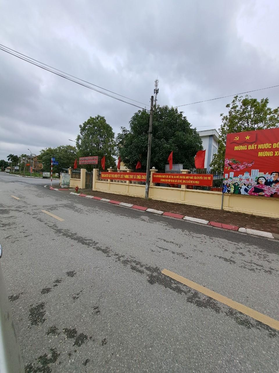 BÁN ĐẤT BÁT KHỐI 22tỷ 126m MẶT TIỀN 6m,NGÕ Ô TÔ TRÁNH ĐỖ,VỈA HÈ,LONG BIÊN 4