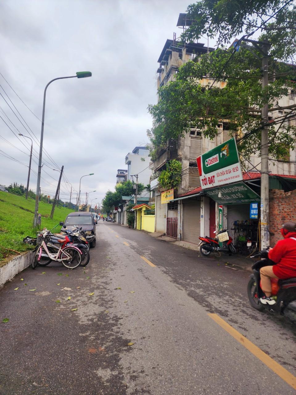 BÁN ĐẤT BÁT KHỐI 22tỷ 126m MẶT TIỀN 6m,NGÕ Ô TÔ TRÁNH ĐỖ,VỈA HÈ,LONG BIÊN 3