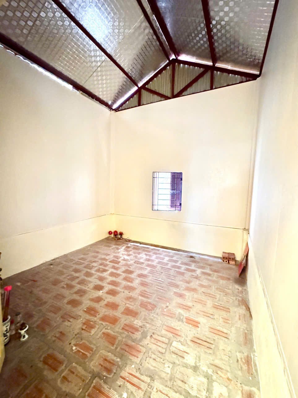 Cần bán luôn và ngay nhà ngõ Hòa Bình 7, Hai Bà Trưng 42m x 4T giá 7.8 tỷ, căn góc, tự xây 5