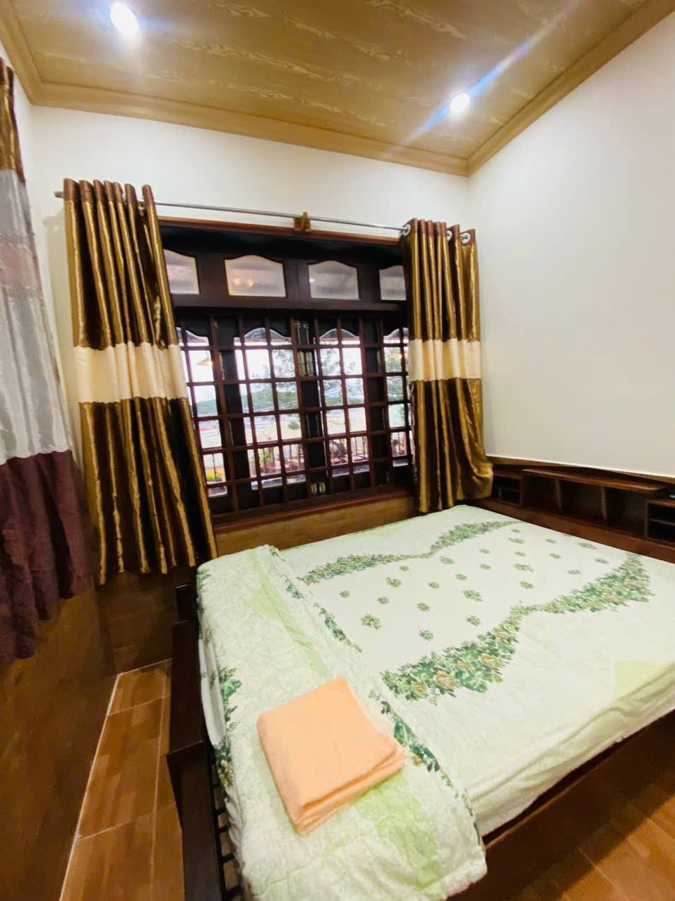 Cần Bán Biệt Thự Sân Vườn Sổ Riêng XD 202m2 giá chỉ 8 tỷ 4