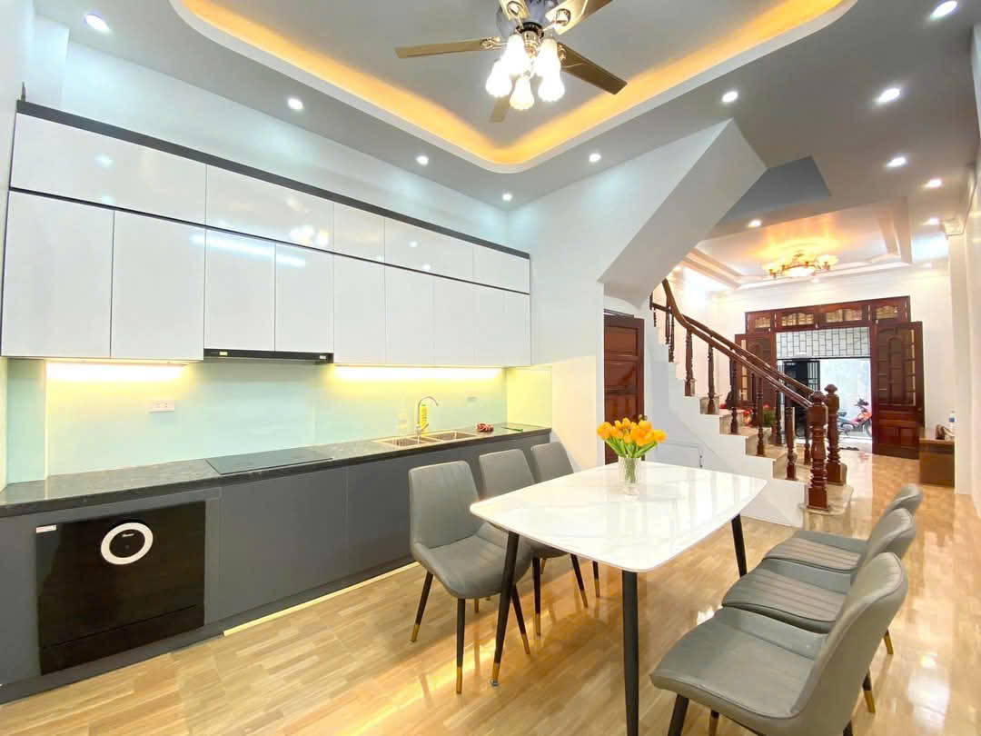 BÁN NHÀ TRUNG KÍNH – LÔ GÓC 2 MẶT THOÁNG – 30m² x 5T, chỉ 8.6 tỷ (TL)