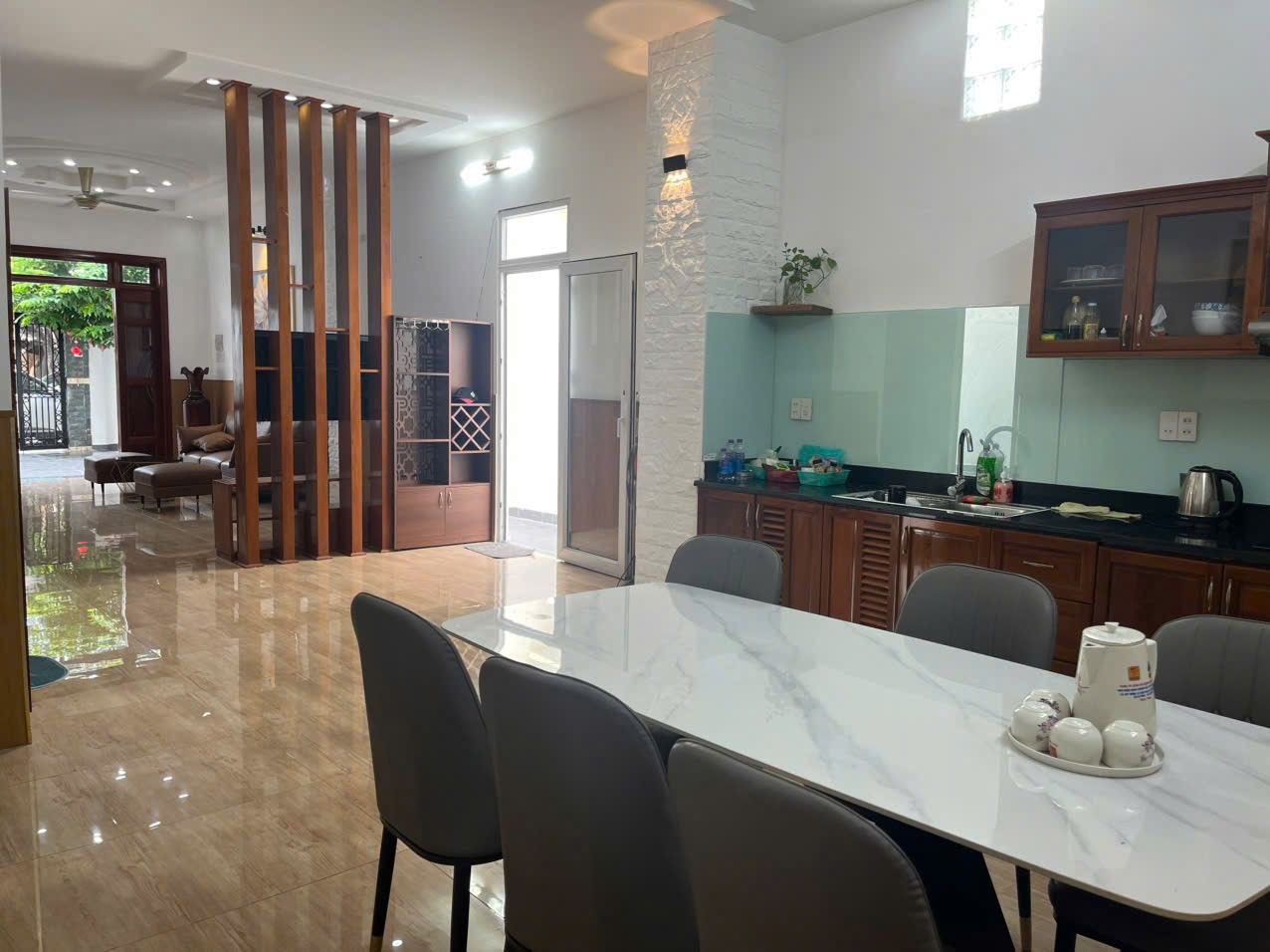 Cho thuê Biệt thự mini 3 tầng mặt tiền khu Phước Long giá rẻ 22tr/tháng full nội thất 2