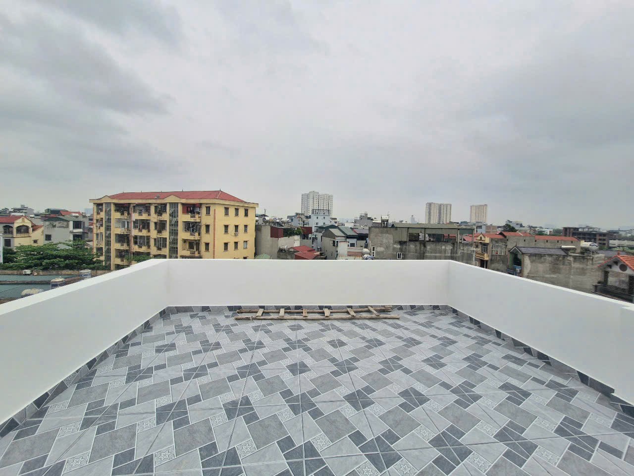 Chính chủ bán 59,3m2 nhà 6 tầng thang máy, ô tô vào, full nội thất xịn, gần hồ Thạch Bàn 4