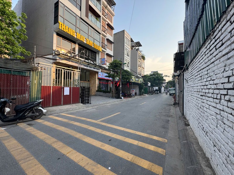 Bán 34,5m2, lưu không 20m2, nhà cấp 4 mặt phố Mai Phúc. Ngay chợ, CC Hope, Sunshine và Vinschool