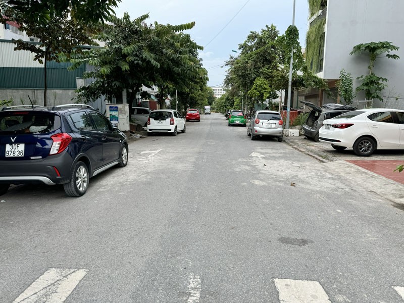 Vay ngân hàng hơi quá sức, chủ đang thở oxy cần bán gấp 60m2 đất đường 17m TĐC Trâu Quỳ. Giá Tốt!