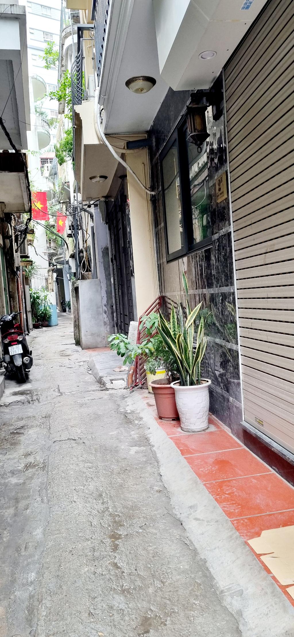 Cần bán Nhà mặt tiền đường Trương Định, Phường Thịnh Liệt, Diện tích 45m², Giá 10 Tỷ