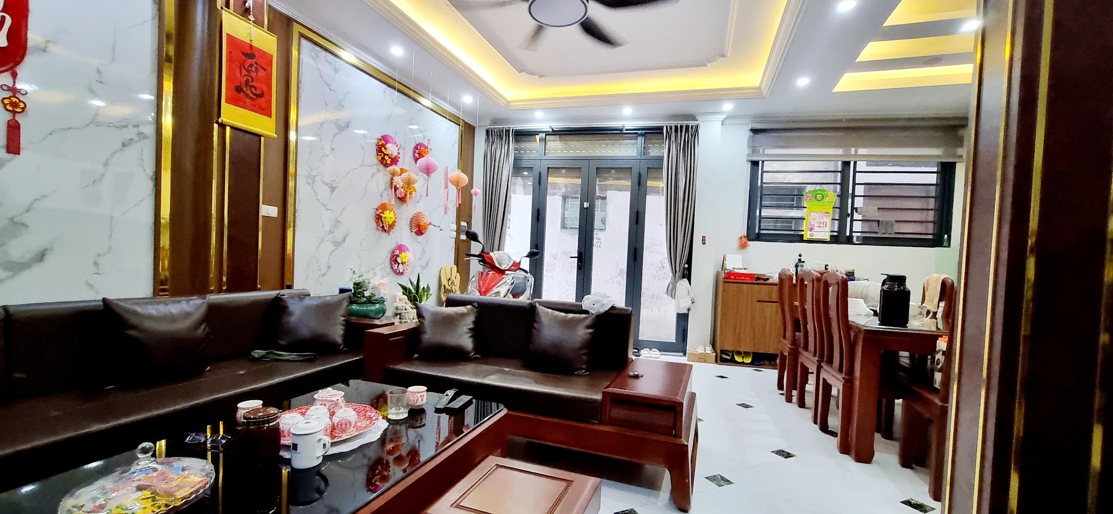 Cần bán Nhà mặt tiền đường Trương Định, Phường Thịnh Liệt, Diện tích 45m², Giá 10 Tỷ 2