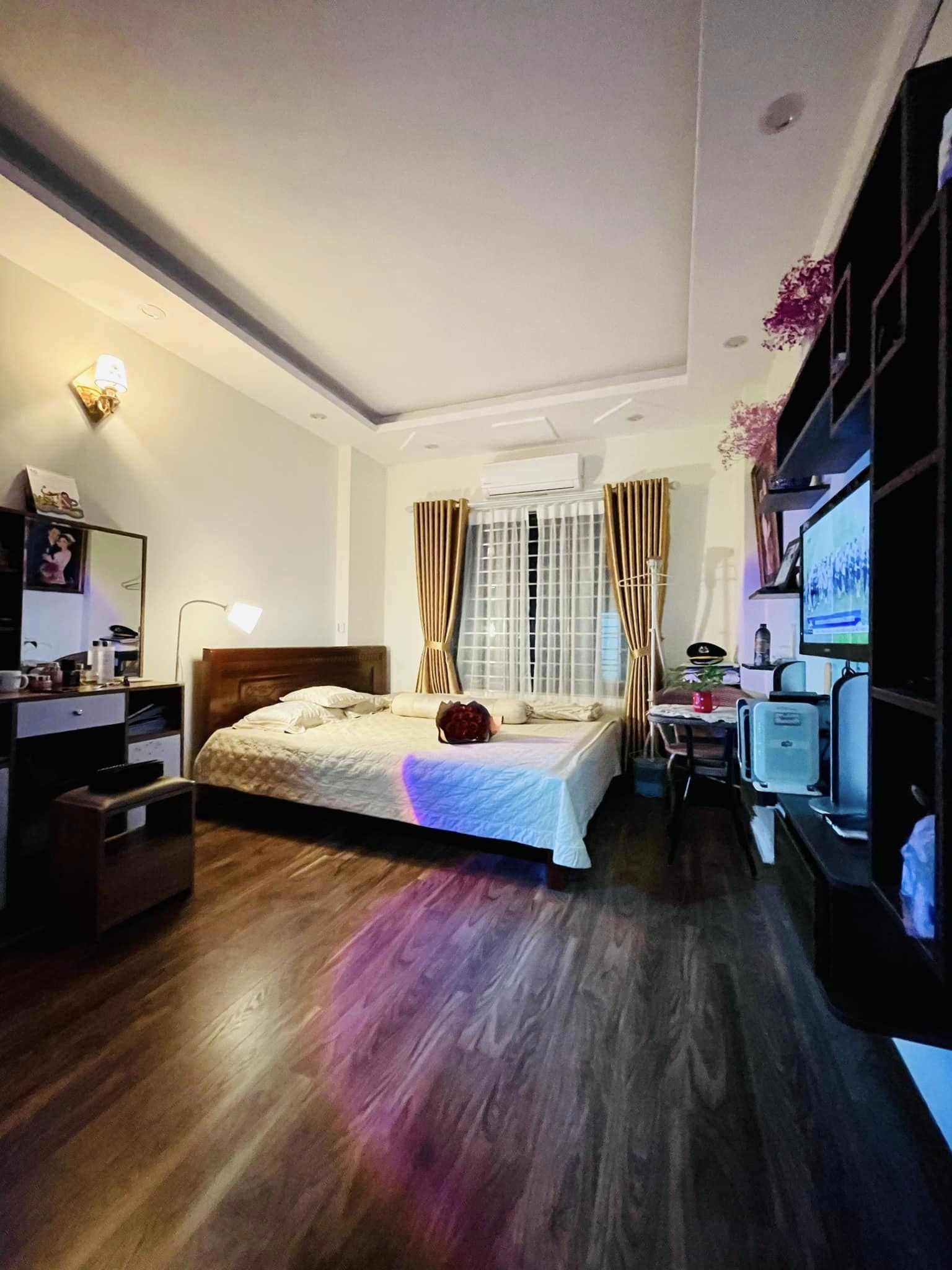 Bán nhà 5 tầng đường Mỹ Đình chỉ nhỉnh 5 tỷ, Gần phố, Đầy đủ tiện ích, Nhà đẹp ở luôn 2