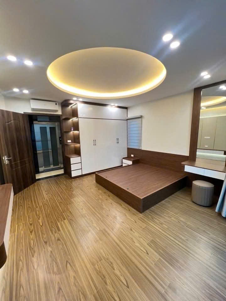 Tôi bán nhà ngõ 61 Vạn Phúc ô tô đỗ cạnh Him Lam Vạn Phúc 40m2 chỉ hơn 7 tỷ. LH 0989626116