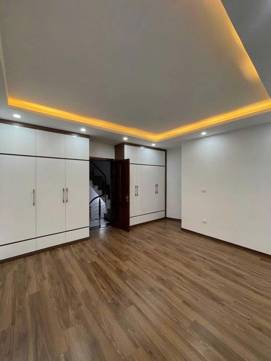 CHỦ NHÀ MÓT BÁN NHÀ TẬP THỂ NGHĨA TÂN – TẦNG 4 – 66M- 2 NGỦ - 2 VỆ SINH – GIÁ 3 TỶ 700 3