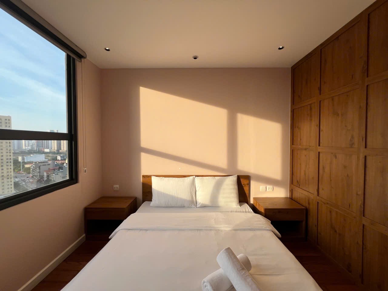 Bán gấp căn hộ Vinhomes D'Capitale 3PN - full đồ - giá 8.9 tỷ 2