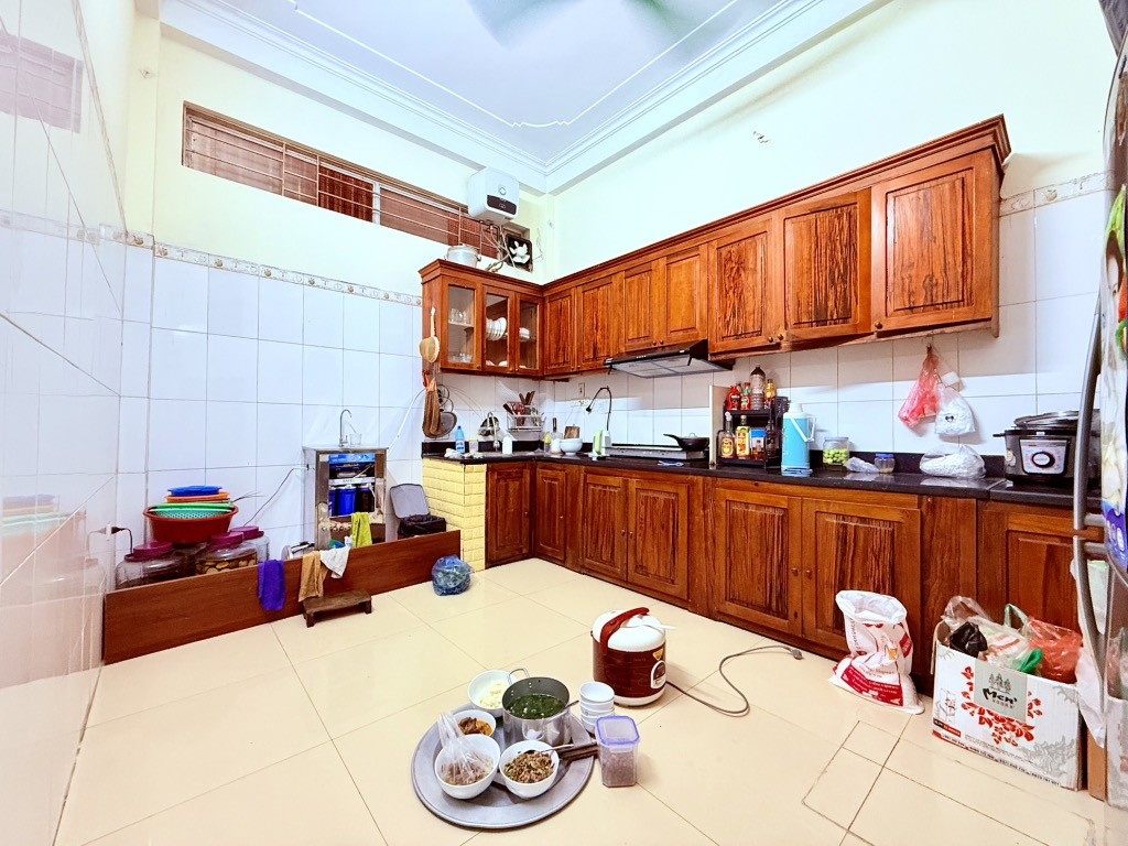Bán nhà 43m2 ngõ 189 Hoàng Hoa Thám, 50m ra oto, Gần mặt phố, Full nội thất, Nhà đẹp ở luôn 4