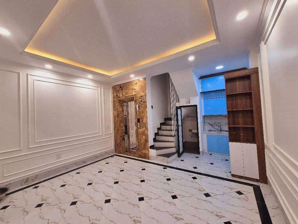 Cho thuê nhà Kim Giang, Thanh Xuân có THANG MÁY 45m x 6T, MT 5M giá 18.5 triệu 2