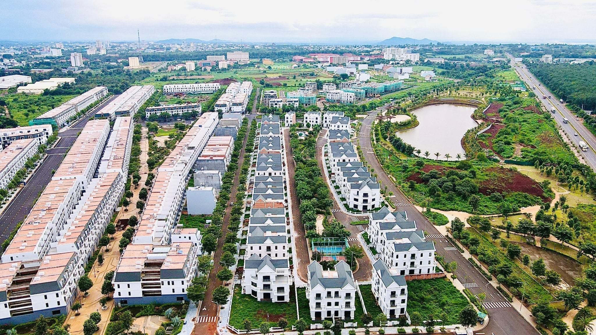 Bán 2 căn shophouse, đã có sổ, 157m2, đường 24m dự án Ecocity