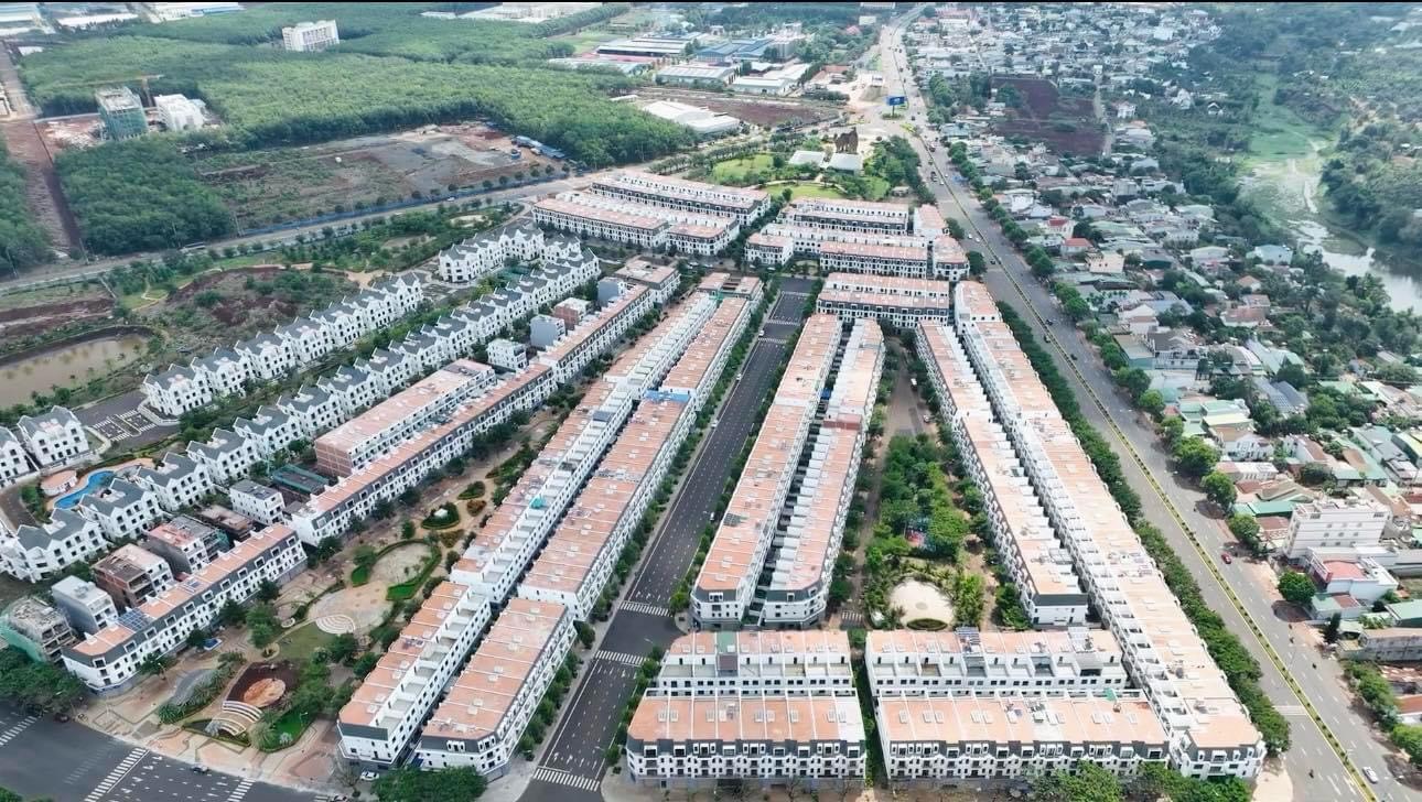 Cần bán nhà phố phân khu Madrid dự án Ecocity giá 5.7 tỷ 4