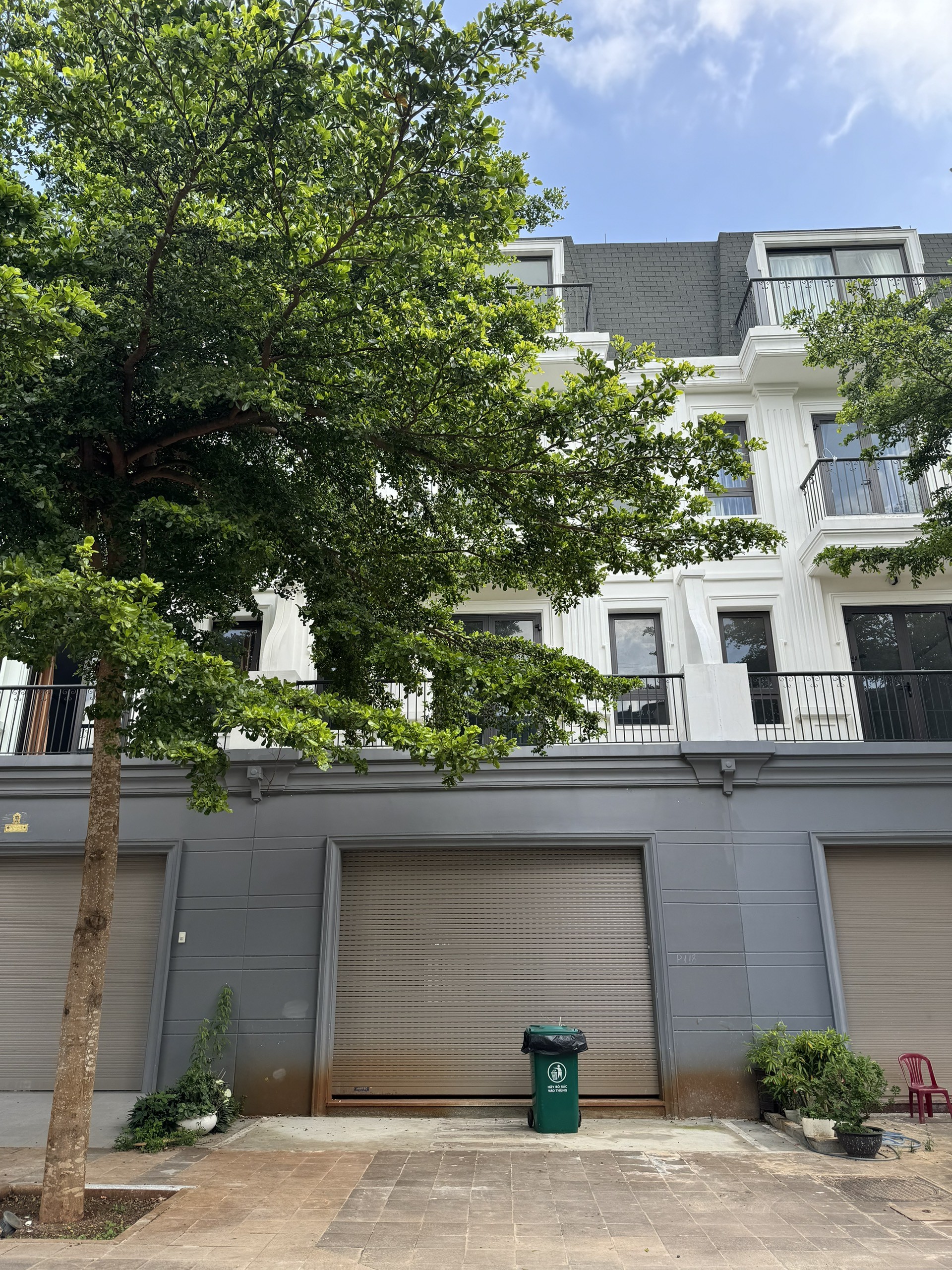 Nhà phố view hoa viên, hướng Đông Nam dự án Ecocity giá chỉ 5.5 tỷ